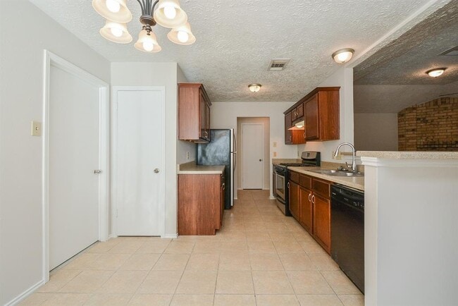 Building Photo - 6206 Bryant Pond Dr