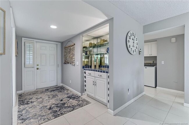 Building Photo - 5152 SE Club Way