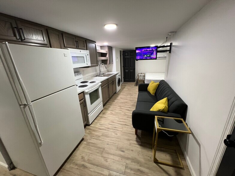 Fully furnished studio apartment - 116 Cumberland Ct