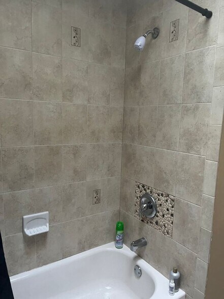 Building Photo - 15 Lyndale Ct