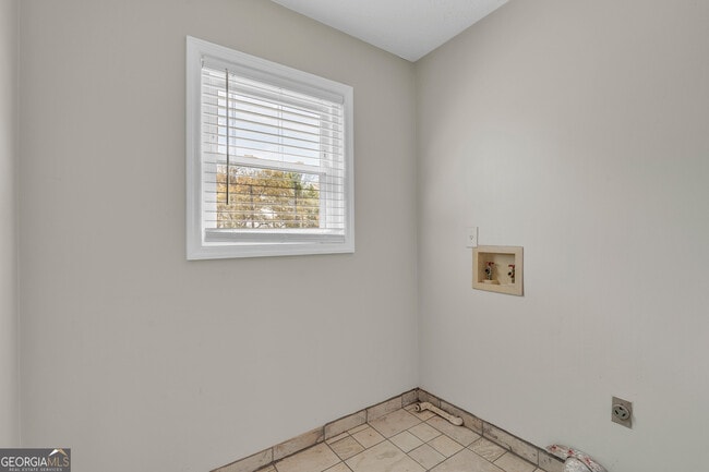 Building Photo - 1555 Hardin Ave