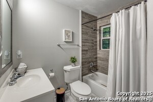Building Photo - 5027 Blue Bonnet St