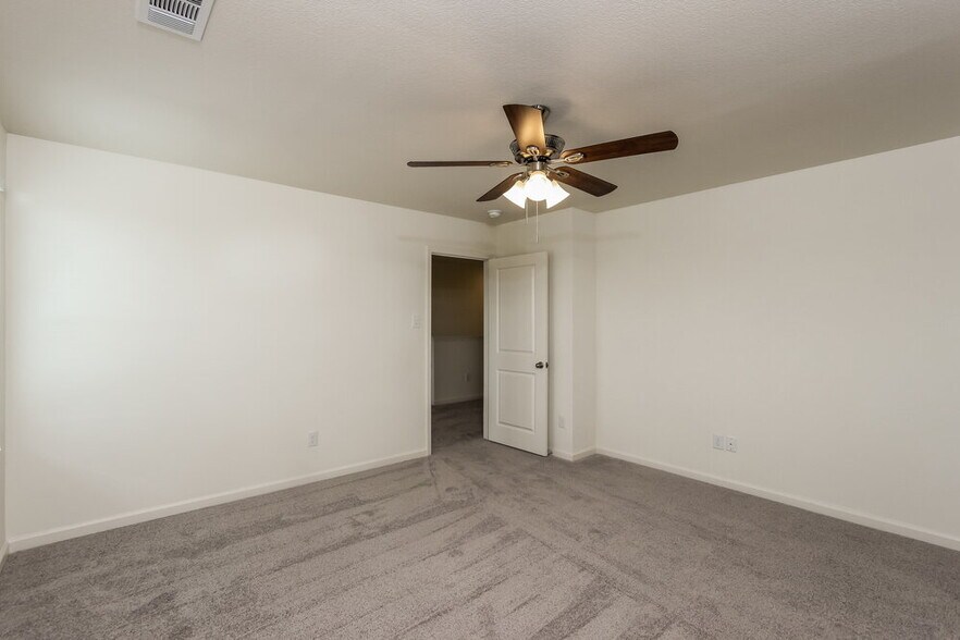 Building Photo - 1818 Sandlin Dr