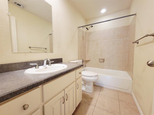 Building Photo - 5530 Brookview Ct