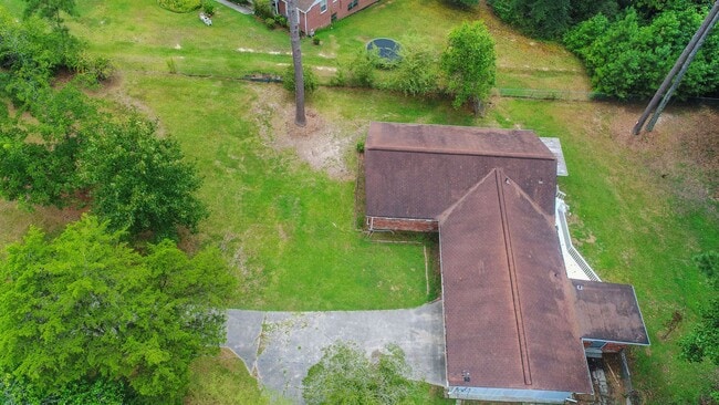 Building Photo - Your new home Awaits!
