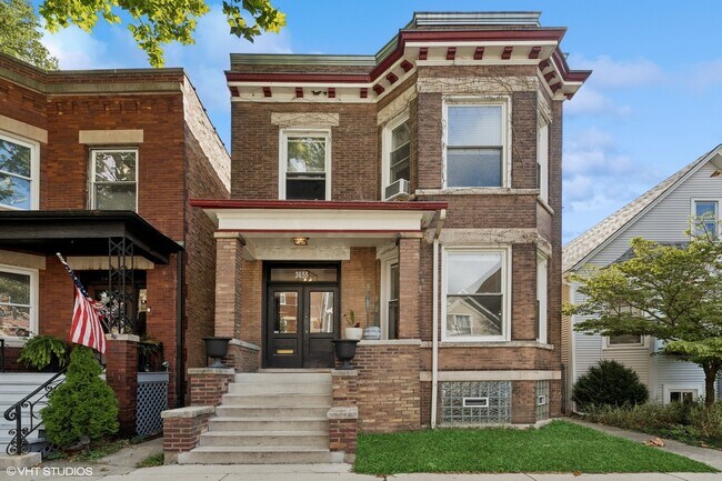 Primary Photo - 3655 N Hermitage Ave