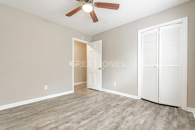 Building Photo - Charming 3 bedroom home in Columubia!