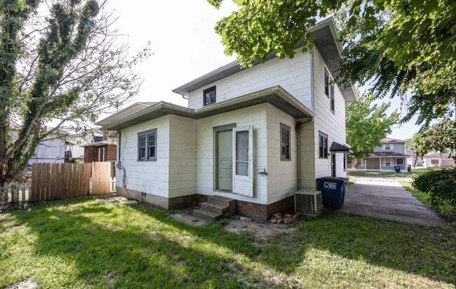 Building Photo - 1417 18th St