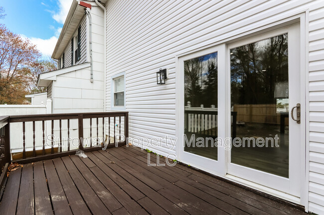 Building Photo - 37 Berkshire Rd