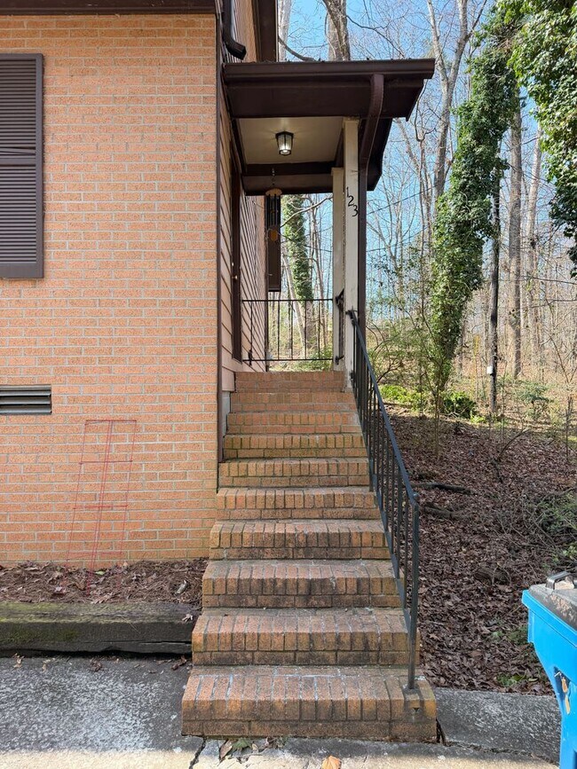 Building Photo - 3 Bedroom 2.5 Bath Townhome in East Athens - Close to UGA Vet School