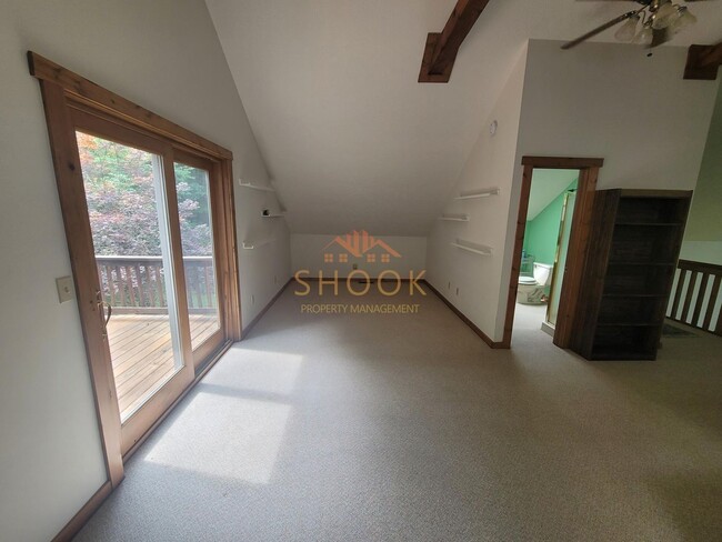 Building Photo - A Little Piece of Tennessee! Your Private Wooded Home!