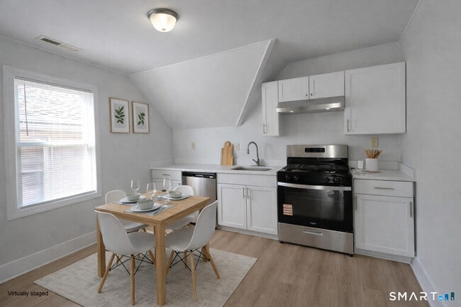 Building Photo - 181 Park St