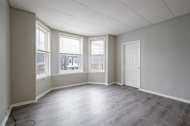 Building Photo - 140 5th Ave