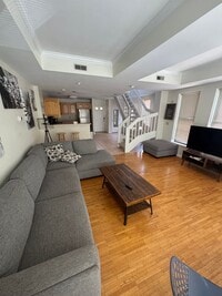 Building Photo - Furnished Downtown Condo. 1 bed/1 bath