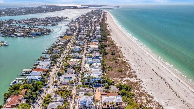 Building Photo - 3002 Pass a Grille Way