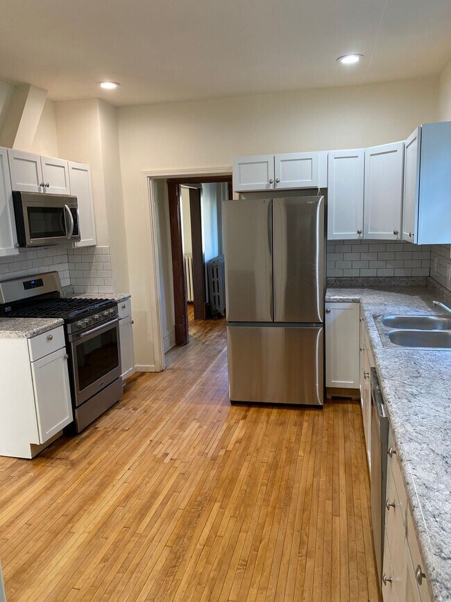 Building Photo - The Place to Be