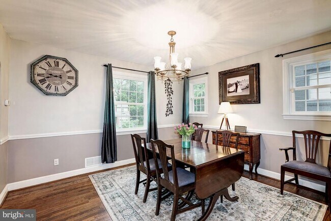 Building Photo - 5724 27th St NW