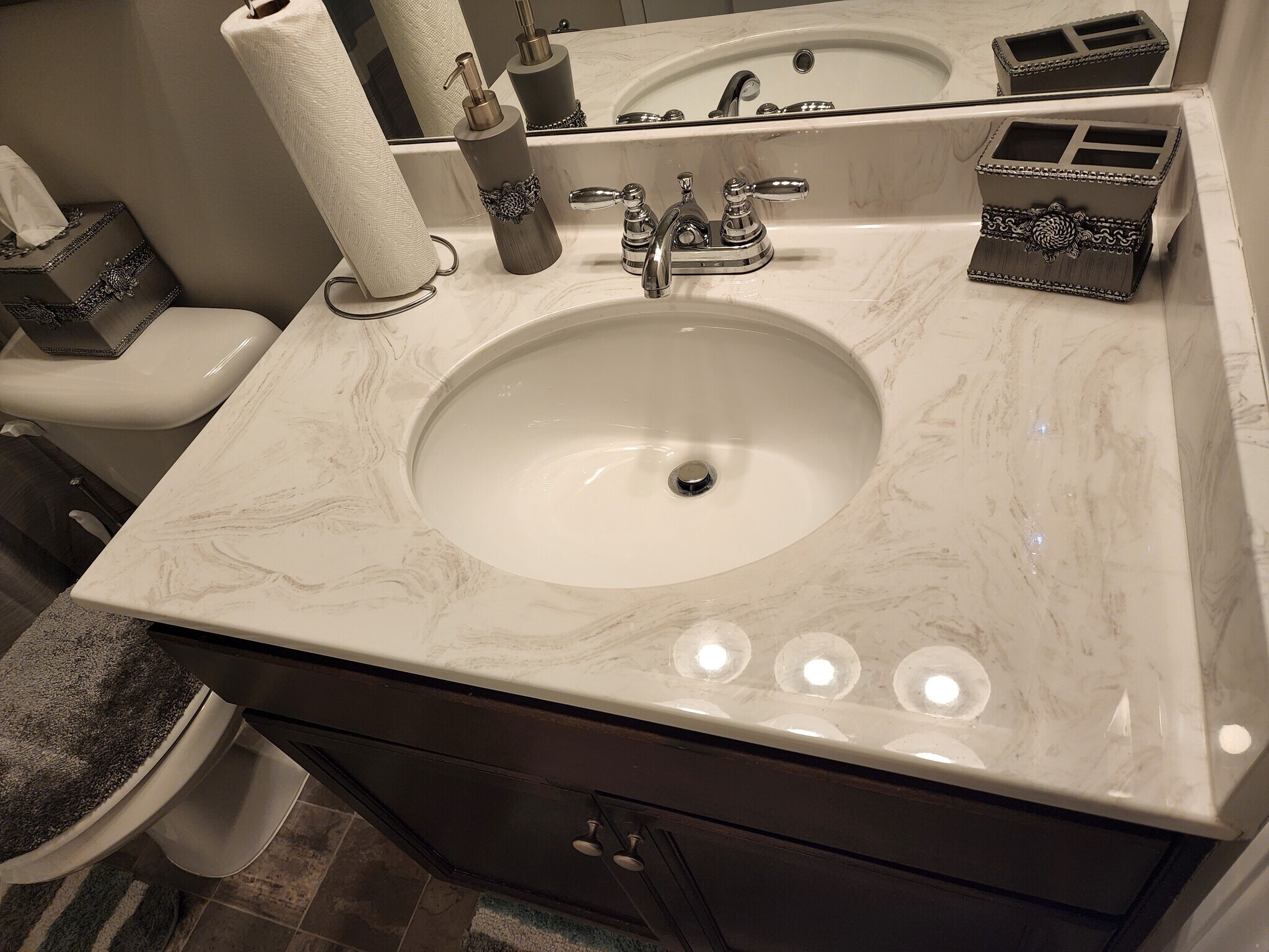 Guest Vanity - 5176 Grace Ct