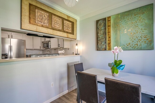 Building Photo - Villas at Kenolio Furnished Two Bedroom Tw...