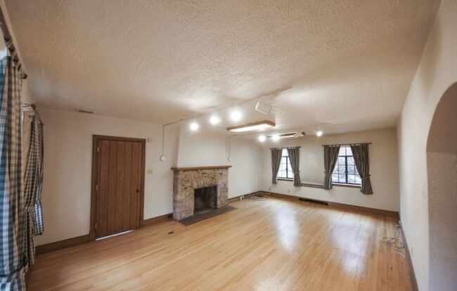 Building Photo - Patterson House