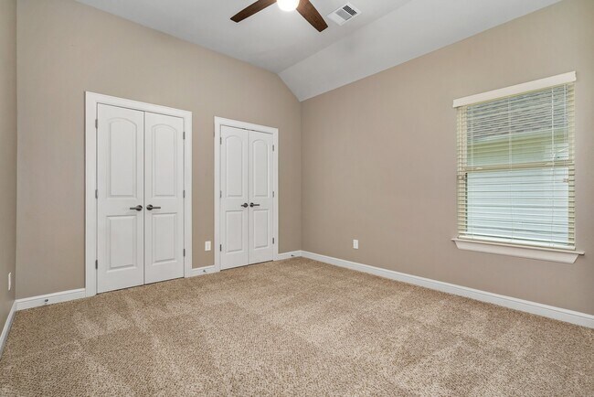 Building Photo - 2934 Whitman Dr