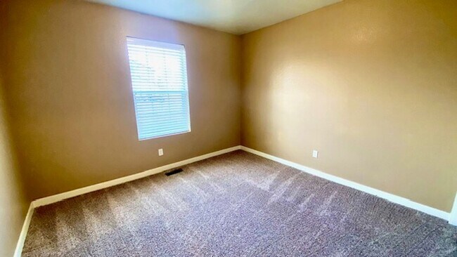 Building Photo - 3 Bed (+ bonus room) 2 Bath Home in Meridi...