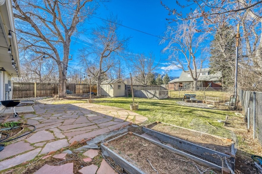 Building Photo - 4585 Martin Dr