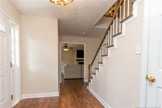 Building Photo - 3356 Quarry Dr