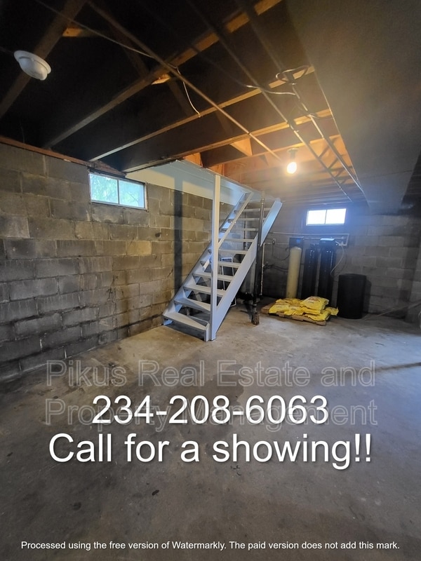 Building Photo - 3639 Albrecht Ave