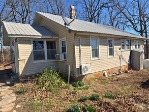 Building Photo - 1390 MO-64