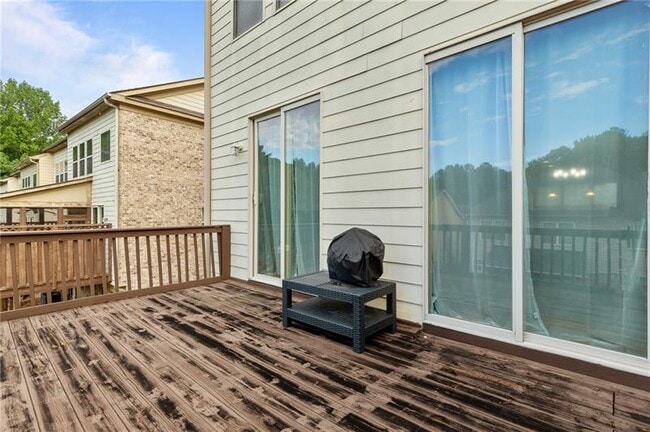 Building Photo - 2744 Blakely Dr NE