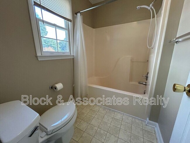 Building Photo - 6088 Yeaton Glen Dr