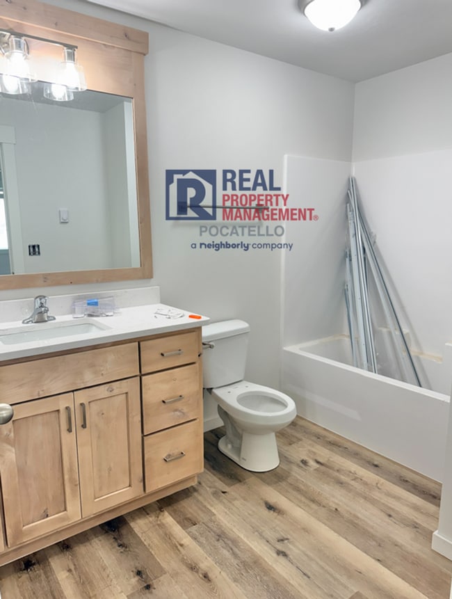 Building Photo - 5405 Park Lawn Dr