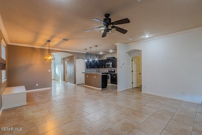 Building Photo - 2058 Bluff Creek St