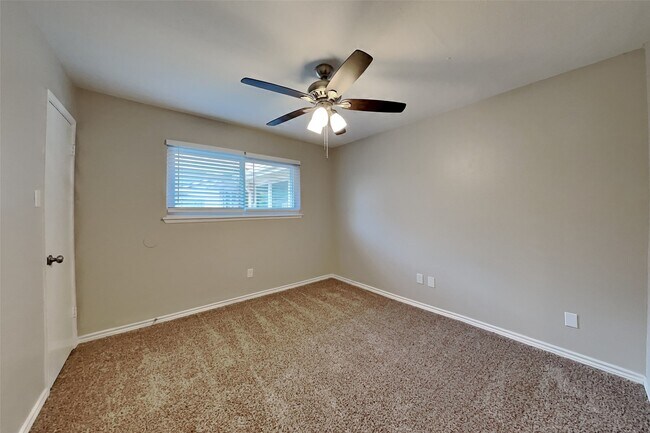 Building Photo - 3819 Honey Brook Dr