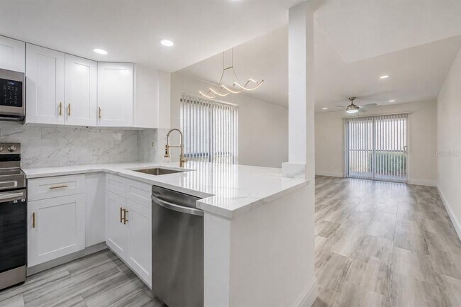 Building Photo - 4965 Puritan Cir