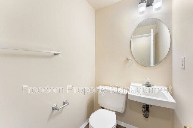 Building Photo - 2516 Tabor Ct