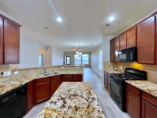 Building Photo - 21510 Sierra Long Dr