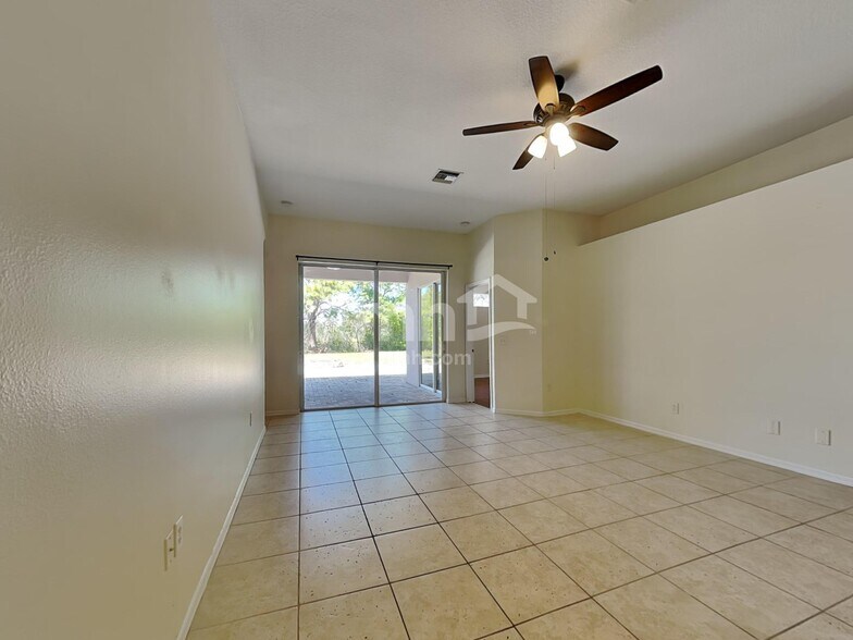 Building Photo - 4553 Marchmont Blvd