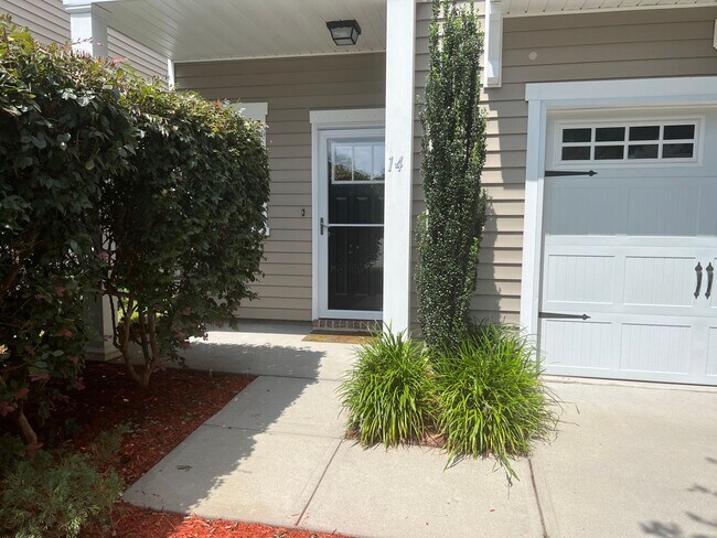 Building Photo - Lovely Home in Palmetto Pointe!-FREE Month Special!