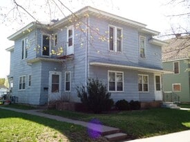 Building Photo - 413 10th St S