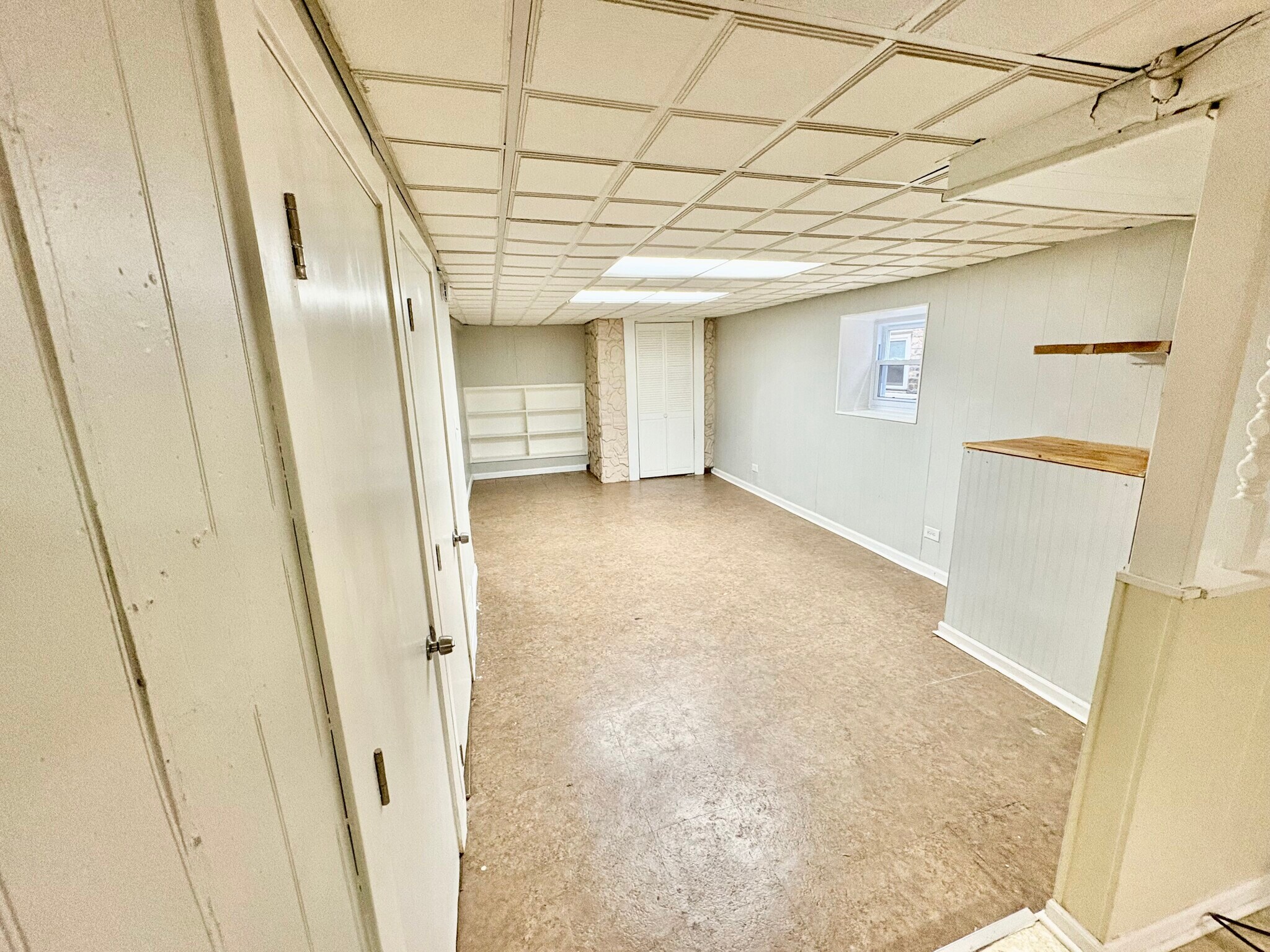 Living - 4618 W Montana St
