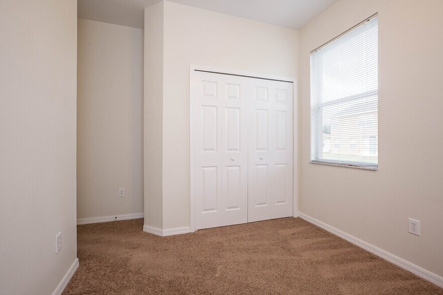 Building Photo - 6327 Bridgecrest Dr