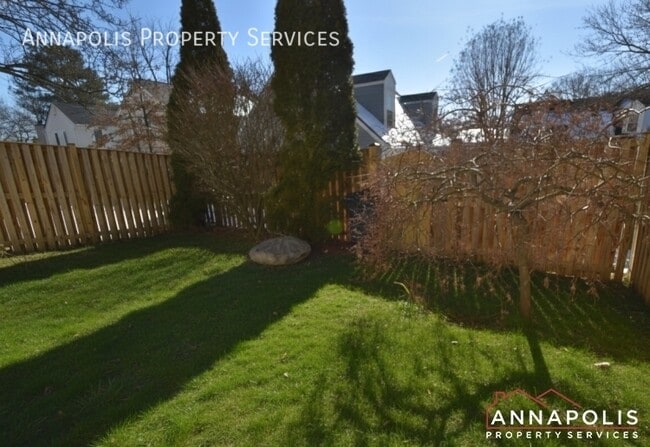 Building Photo - 2443 Vineyard Ln