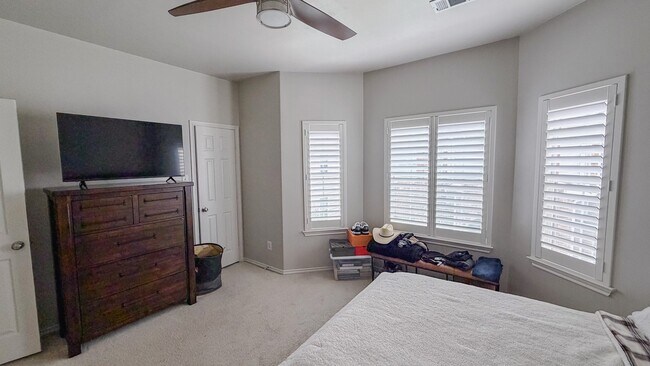 Building Photo - 1909 Kemah Village Dr