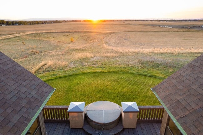 Building Photo - One of a Kind Custom Built Home for Rent in Gallatin Valley!