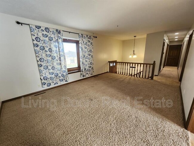 Building Photo - 7821 Trendwood Dr