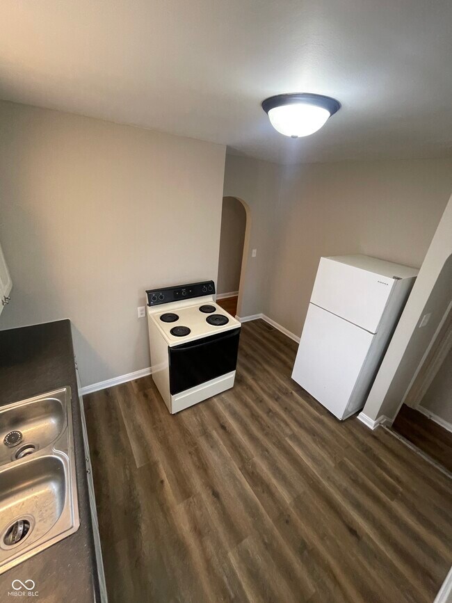 Building Photo - 8763 E 46th St