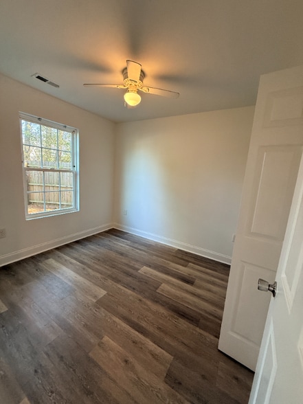 Building Photo - 1200 Hemingway Chapel Rd