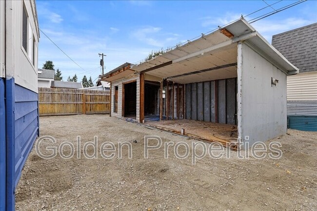 Building Photo - 2915 N Howard St